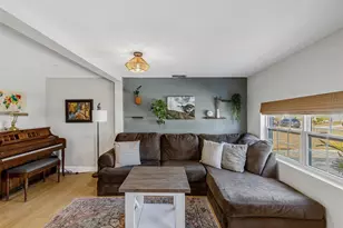 5240 43rd Terrace N, Saint Petersburg, FL 33709 - Photo 8