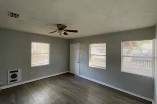 3118 E 33rd Ave, Tampa, FL 33610 - Photo 2