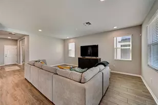 3139 Marine Grass Dr, Wimauma, FL 33598 - Photo 10