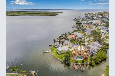 1819 Bayou Grande Boulevard NE, Saint Petersburg, FL 33703 - Photo 10