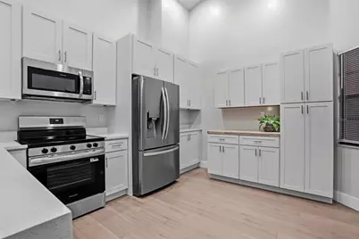 9942 Lake Seminole Drive W, Largo, FL 33773 - Photo 10