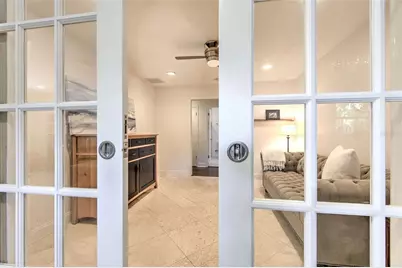 3208 W Hawthorne Road, Tampa, FL 33611 - Photo 12