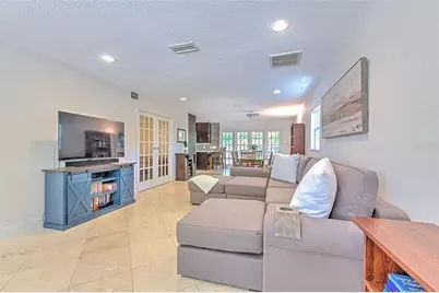 3208 W Hawthorne Road, Tampa, FL 33611 - Photo 4