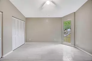 9465 Forest Hills Cir, Tampa, FL 33612 - Photo 48