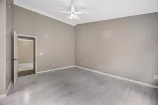 9465 Forest Hills Cir, Tampa, FL 33612 - Photo 36