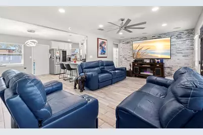 1000 59th Avenue S, Saint Petersburg, FL 33705 - Photo 8