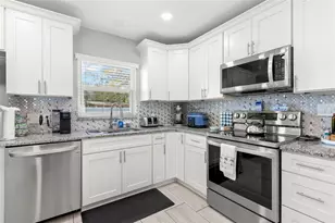 1000 59th Ave S, Saint Petersburg, FL 33705 - Photo 12