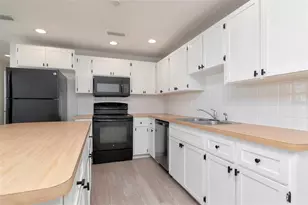 3305 56th Ave N, Saint Petersburg, FL 33714 - Photo 12