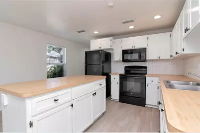 3305 56th Avenue N, Saint Petersburg, FL 33714 - Photo 10