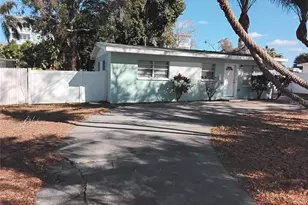 327 Barbara Cir, Belleair, FL 33756 - Photo 2