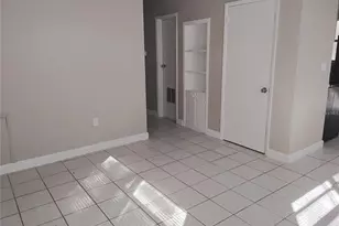 327 Barbara Cir, Belleair, FL 33756 - Photo 4