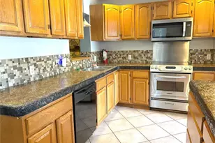 1060 41st St N, Saint Petersburg, FL 33713 - Photo 4