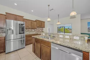 521 Vista Ridge Dr, Ruskin, FL 33570 - Photo 10