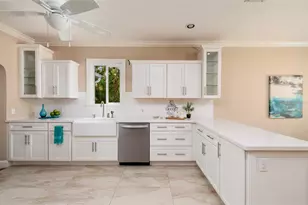 446 21st Ave NE, Saint Petersburg, FL 33704 - Photo 12