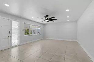 11130 3rd St E, Treasure Island, FL 33706 - Photo 4