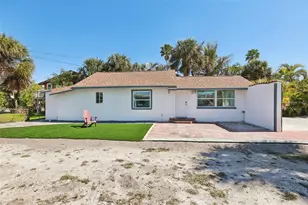 13135 4th St E, Madeira Beach, FL 33708 - Photo 1