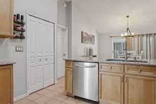 9739 Fredericksburg Rd, Tampa, FL 33635 - Photo 16