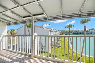 12320 Capri Cir N, Treasure Island, FL 33706 - Photo 26