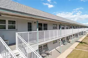 5257 81st Ln N, Saint Petersburg, FL 33709 - Photo 2