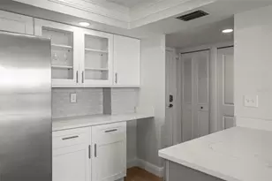 400 Island Way, Clearwater Beach, FL 33767 - Photo 10