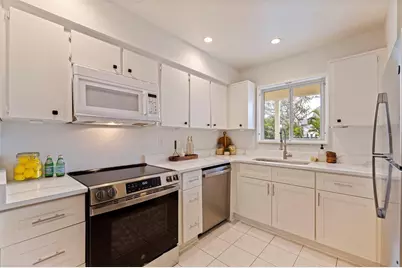 4480 Overlook Drive NE #10, Saint Petersburg, FL 33703 - Photo 16