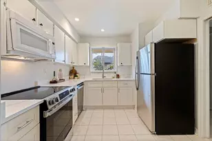 4480 Overlook Dr NE, Saint Petersburg, FL 33703 - Photo 4