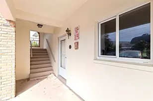 4480 Overlook Dr NE, Saint Petersburg, FL 33703 - Photo 2