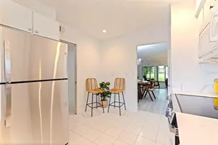4480 Overlook Dr NE, Saint Petersburg, FL 33703 - Photo 10