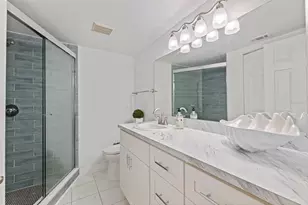 4480 Overlook Dr NE, Saint Petersburg, FL 33703 - Photo 10