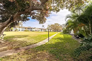 4480 Overlook Dr NE, Saint Petersburg, FL 33703 - Photo 20