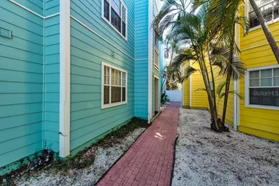 3002 W Cleveland Street #D11, Tampa, FL 33609 - Photo 2