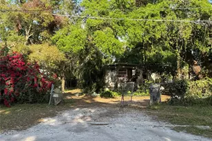 10020 Alavista Dr, Gibsonton, FL 33534 - Photo 1