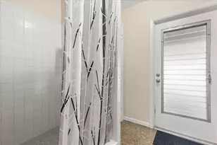 1595 Howard Pl, Largo, FL 33770 - Photo 20