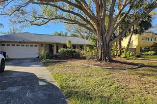 5230 Venetian Blvd NE, Saint Petersburg, FL 33703 - Photo 1
