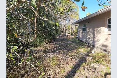 5230 Venetian Boulevard NE, Saint Petersburg, FL 33703 - Photo 10