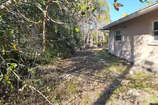 5230 Venetian Blvd NE, Saint Petersburg, FL 33703 - Photo 10