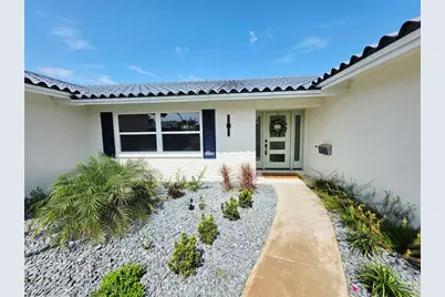 1985 Michigan Avenue NE, Saint Petersburg, FL 33703 - Photo 4