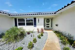 1985 Michigan Ave NE, Saint Petersburg, FL 33703 - Photo 4