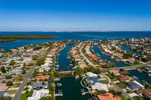 1985 Michigan Ave NE, Saint Petersburg, FL 33703 - Photo 8
