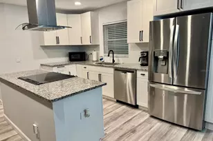 9812 N Oklawaha Ave, Tampa, FL 33617 - Photo 8