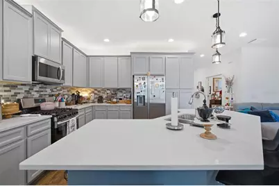 7431 Sungold Meadow Court, Apollo Beach, FL 33572 - Photo 10