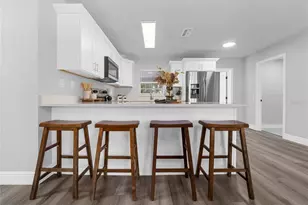 10804 N 53rd St, Temple Terrace, FL 33617 - Photo 4