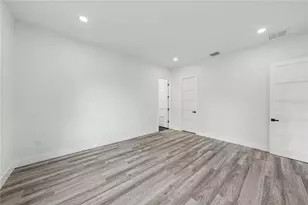 5240 66th Way N, Saint Petersburg, FL 33709 - Photo 26