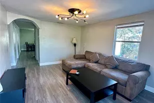 2003 E Humphrey St, Tampa, FL 33604 - Photo 10