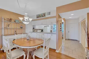 6475 Shoreline Dr, Saint Petersburg, FL 33708 - Photo 10