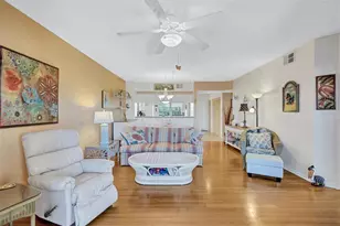 6475 Shoreline Dr, Saint Petersburg, FL 33708 - Photo 8