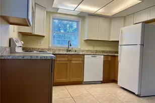 8490 13th St N, Saint Petersburg, FL 33702 - Photo 6