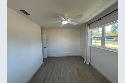 1500 Carson Circle NE, Saint Petersburg, FL 33703 - Photo 32