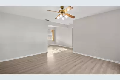 5600 33rd Avenue N, Saint Petersburg, FL 33710 - Photo 6