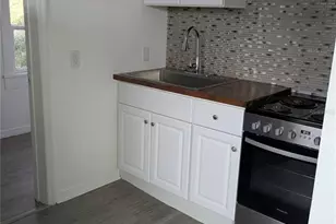 832 14th St N, Saint Petersburg, FL 33705 - Photo 8